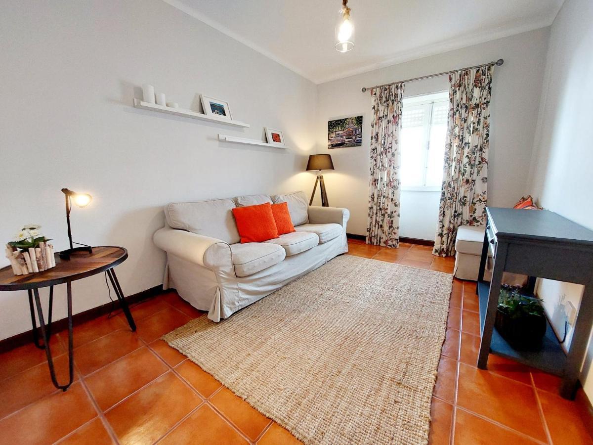Charme Apartment Center Angra do Heroísmo Екстериор снимка
